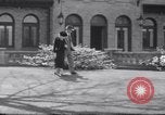 Immagine di accordo per lo sciopero automobilistico della Ford Dearborn Michigan USA, 1941, secondo 51 filmato di repertorio 65675028549
