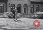 Immagine di accordo per lo sciopero automobilistico della Ford Dearborn Michigan USA, 1941, secondo 52 filmato di repertorio 65675028549