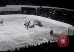 Standbild Stanley Cup Detroit Michigan USA, 1941, aus Sekunde 41 historischem Filmmaterial Videoclip 65675028551