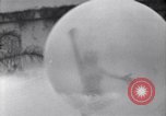 Immagine di La ballerina Burlesque Sally Rand bubble dance San Diego California USA, 1935, secondo 18 filmato di repertorio 65675028558