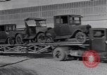 Image Automobiles recyclées en usine Ford United States USA, 1926, de la seconde 7 séquences d'archives historiques vidéo 65675028573
