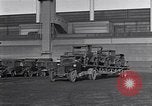 Image Automobiles recyclées en usine Ford United States USA, 1926, de la seconde 12 séquences d'archives historiques vidéo 65675028573