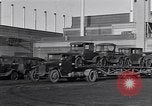Image Automobiles recyclées en usine Ford United States USA, 1926, de la seconde 20 séquences d'archives historiques vidéo 65675028573