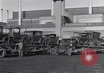 Image Automobiles recyclées en usine Ford United States USA, 1926, de la seconde 22 séquences d'archives historiques vidéo 65675028573