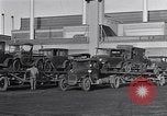Image Automobiles recyclées en usine Ford United States USA, 1926, de la seconde 23 séquences d'archives historiques vidéo 65675028573