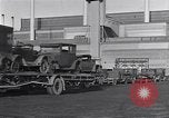 Image Automobiles recyclées en usine Ford United States USA, 1926, de la seconde 27 séquences d'archives historiques vidéo 65675028573