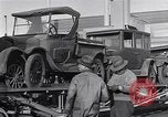 Image Automobiles recyclées en usine Ford United States USA, 1926, de la seconde 32 séquences d'archives historiques vidéo 65675028573