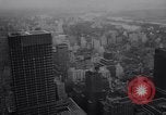 Standbild Hubschrauberlandeplatz auf dem Dach des Hochhauses New York City USA, 1964, aus Sekunde 42 historischem Filmmaterial Videoclip 65675028593