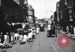 Immagine di Strada trafficata in una città India, 1953, secondo 9 filmato di repertorio 65675028598