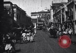 Immagine di Strada trafficata in una città India, 1953, secondo 14 filmato di repertorio 65675028598