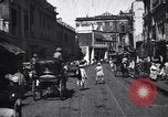 Immagine di Strada trafficata in una città India, 1953, secondo 20 filmato di repertorio 65675028598