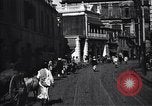 Immagine di Strada trafficata in una città India, 1953, secondo 29 filmato di repertorio 65675028598