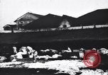 Standbild Dhobis arbeiten an einer Dhobi Ghat Indien, 1953, aus Sekunde 11 historischem Filmmaterial Videoclip 65675028601