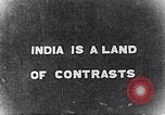 Immagine di Popolo Indiano e animali India, 1947, secondo 3 filmato di repertorio 65675028609
