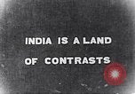 Immagine di Popolo Indiano e animali India, 1947, secondo 5 filmato di repertorio 65675028609
