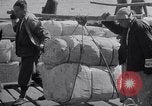 Standbild schwarz Marketing Shanghai China, 1946, aus Sekunde 27 historischem Filmmaterial Videoclip 65675028621