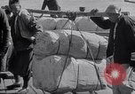 Standbild schwarz Marketing Shanghai China, 1946, aus Sekunde 29 historischem Filmmaterial Videoclip 65675028621