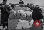Standbild schwarz Marketing Shanghai China, 1946, aus Sekunde 30 historischem Filmmaterial Videoclip 65675028621