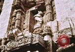 Image Les civils indiens reçoivent l'enseignement de contrôle des naissances l'Inde, 1965, de la seconde 50 séquences d'archives historiques vidéo 65675028642