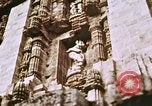 Image Les civils indiens reçoivent l'enseignement de contrôle des naissances l'Inde, 1965, de la seconde 51 séquences d'archives historiques vidéo 65675028642