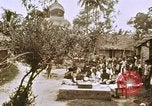 Image Les civils indiens reçoivent l'enseignement de contrôle des naissances l'Inde, 1965, de la seconde 56 séquences d'archives historiques vidéo 65675028642