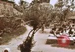 Image Les civils indiens reçoivent l'enseignement de contrôle des naissances l'Inde, 1965, de la seconde 57 séquences d'archives historiques vidéo 65675028642