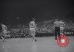 Image match de basket Louisville Kentucky USA, 1958, de la seconde 10 séquences d'archives historiques vidéo 65675028661