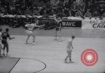 Image match de basket Louisville Kentucky USA, 1958, de la seconde 14 séquences d'archives historiques vidéo 65675028661