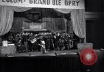 Standbild Grand Ole Opry Show Frankfurt Deutschland, 1952, aus Sekunde 3 historischem Filmmaterial Videoclip 65675028663