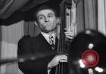 Standbild Jazz Musik bei Eddie Condon's Night Club New York City USA, 1946, aus Sekunde 1 historischem Filmmaterial Videoclip 65675028665