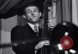 Standbild Jazz Musik bei Eddie Condon's Night Club New York City USA, 1946, aus Sekunde 8 historischem Filmmaterial Videoclip 65675028665