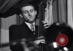 Standbild Jazz Musik bei Eddie Condon's Night Club New York City USA, 1946, aus Sekunde 15 historischem Filmmaterial Videoclip 65675028665