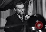 Standbild Jazz Musik bei Eddie Condon's Night Club New York City USA, 1946, aus Sekunde 19 historischem Filmmaterial Videoclip 65675028665