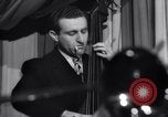 Standbild Jazz Musik bei Eddie Condon's Night Club New York City USA, 1946, aus Sekunde 21 historischem Filmmaterial Videoclip 65675028665