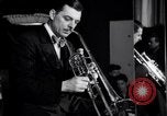 Standbild Jazz Musik bei Eddie Condon's Night Club New York City USA, 1946, aus Sekunde 58 historischem Filmmaterial Videoclip 65675028665