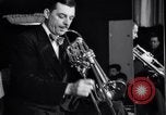 Standbild Jazz Musik bei Eddie Condon's Night Club New York City USA, 1946, aus Sekunde 62 historischem Filmmaterial Videoclip 65675028665