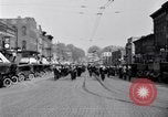 Standbild akademischen Prozessionen Albion Michigan USA, 1920, aus Sekunde 4 historischem Filmmaterial Videoclip 65675028694