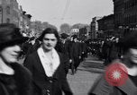 Standbild akademischen Prozessionen Albion Michigan USA, 1920, aus Sekunde 43 historischem Filmmaterial Videoclip 65675028694