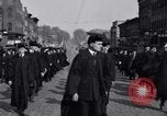 Standbild akademischen Prozessionen Albion Michigan USA, 1920, aus Sekunde 46 historischem Filmmaterial Videoclip 65675028694