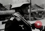 Standbild Deutsche Antiaircraft Crew Deutschland, 1944, aus Sekunde 12 historischem Filmmaterial Videoclip 65675028702
