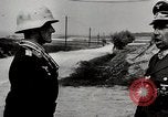 Standbild Deutsche Antiaircraft Crew Deutschland, 1944, aus Sekunde 17 historischem Filmmaterial Videoclip 65675028702