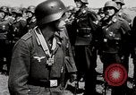 Standbild Deutsche Antiaircraft Crew Deutschland, 1944, aus Sekunde 42 historischem Filmmaterial Videoclip 65675028702