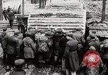 Image construc tentes en bois la Russie, 1944, de la seconde 56 séquences d'archives historiques vidéo 65675028703