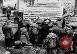 Image construc tentes en bois la Russie, 1944, de la seconde 57 séquences d'archives historiques vidéo 65675028703