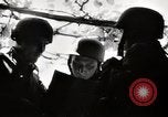 Immagine di Paracadutisti tedeschi a Anzio Beachhead Anzio Italia, 1944, secondo 35 filmato di repertorio 65675028704