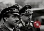 Standbild Adolf Galland allgemeine Der Jagdfleiger besuche AFB Berlin-Staaken Deutschland, 1944, aus Sekunde 8 historischem Filmmaterial Videoclip 65675028706