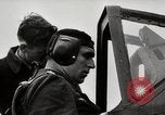 Standbild Adolf Galland allgemeine Der Jagdfleiger besuche AFB Berlin-Staaken Deutschland, 1944, aus Sekunde 21 historischem Filmmaterial Videoclip 65675028706