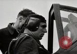 Standbild Adolf Galland allgemeine Der Jagdfleiger besuche AFB Berlin-Staaken Deutschland, 1944, aus Sekunde 23 historischem Filmmaterial Videoclip 65675028706