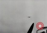 Standbild Adolf Galland allgemeine Der Jagdfleiger besuche AFB Berlin-Staaken Deutschland, 1944, aus Sekunde 33 historischem Filmmaterial Videoclip 65675028706