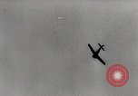 Standbild Adolf Galland allgemeine Der Jagdfleiger besuche AFB Berlin-Staaken Deutschland, 1944, aus Sekunde 37 historischem Filmmaterial Videoclip 65675028706